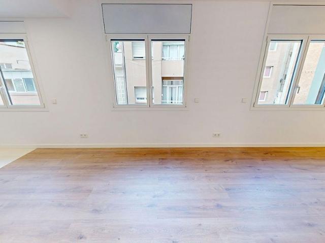 Piso en venta en calle De Maignon, Barcelona, de 87 m² 3 habitaciones por 655.500