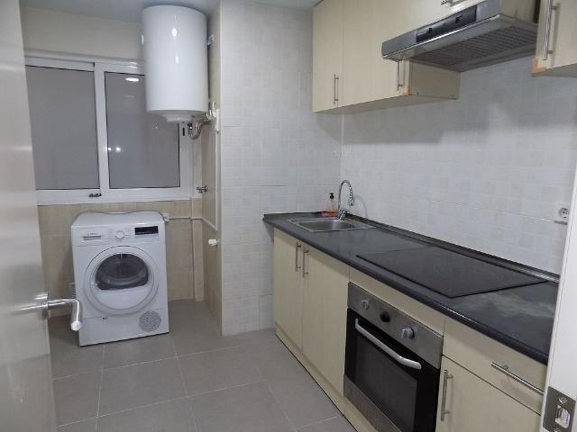 Piso en venta en calle De Mallorca, Badalona, de 77 m² 4 habitaciones por 189.900