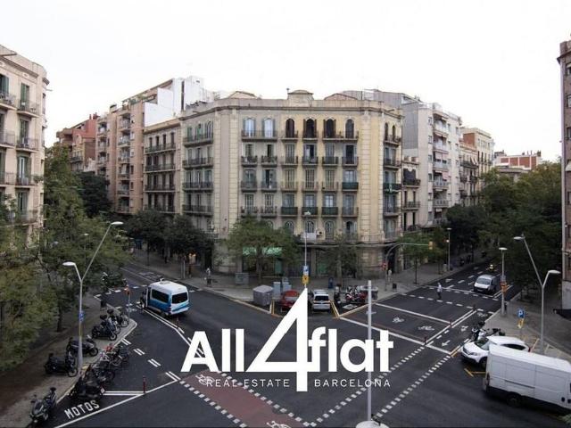 Piso en venta en calle De Mallorca, Barcelona, de 62 m² 2 habitaciones por 330.703