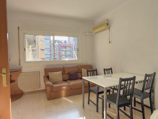Piso en venta en calle De Mallorca, Barcelona, de 70 m² 3 habitaciones por 399.000
