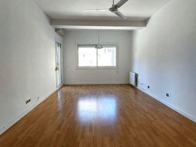 Piso en venta en calle De Manso, Barcelona, de 98 m² 3 habitaciones por 529.000
