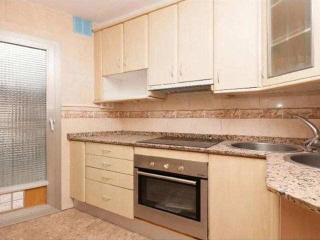 Piso en venta en calle De Manuel de Falla, Castelldefels, de 37 m² 3 habitaciones por 120.355