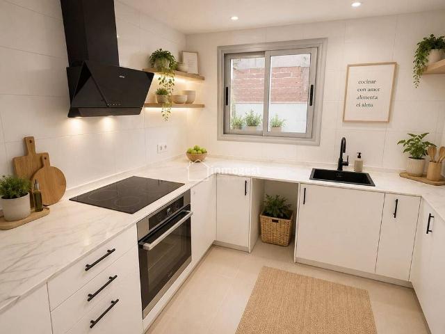 Piso en venta en calle De Manuel de Falla, Salt, de 80 m² 3 habitaciones por 188.000