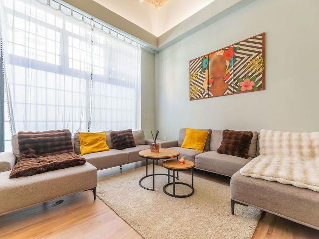 Piso en venta en calle De Mascaró, Barcelona, de 85 m² 1 habitación por 250.000