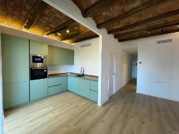 Piso en venta en calle De Maspons, Barcelona, de 65 m² 2 habitaciones por 460.000