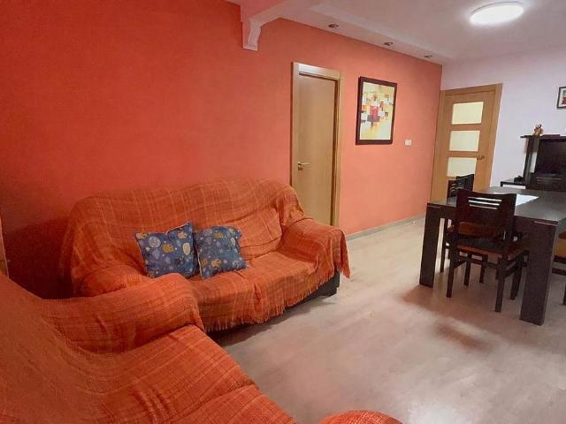 Piso en venta en calle De Marià Benlliure, Cornellà de Llobregat, de 70 m² 3 habitaciones por 241.000