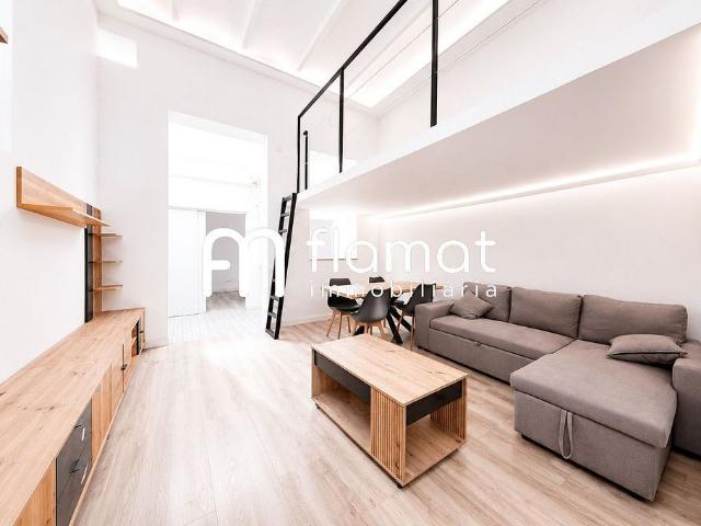 Piso en venta en calle De Mateu, Barcelona, de 83 m² 1 habitación por 379.000