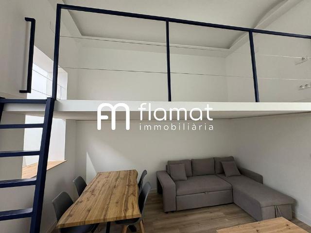 Piso en venta en calle De Mateu, Barcelona, de 83 m² 1 habitación por 379.000