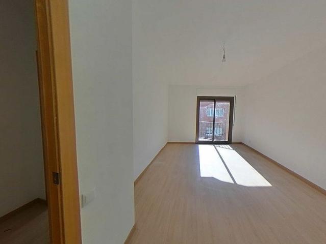 Piso en venta en calle De Milà i Fontanals, Rubí, de 76 m² 3 habitaciones por 194.000