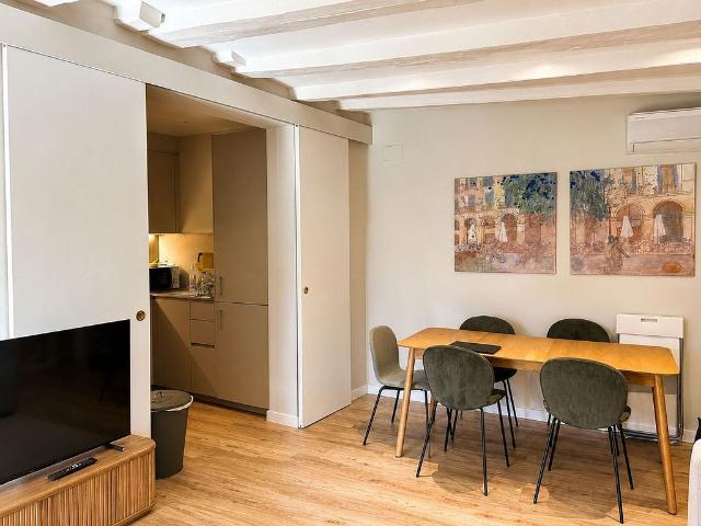 Piso en venta en calle De Milans, Barcelona, de 69 m² 2 habitaciones por 420.000