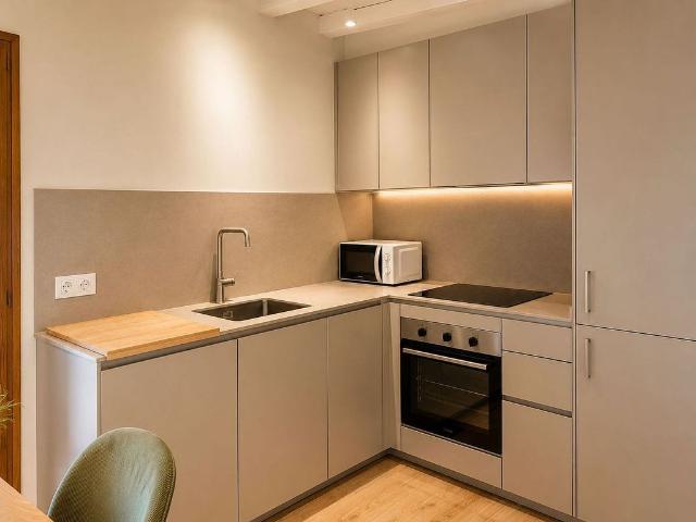 Piso en venta en calle De Milans, Barcelona, de 81 m² 2 habitaciones por 510.000