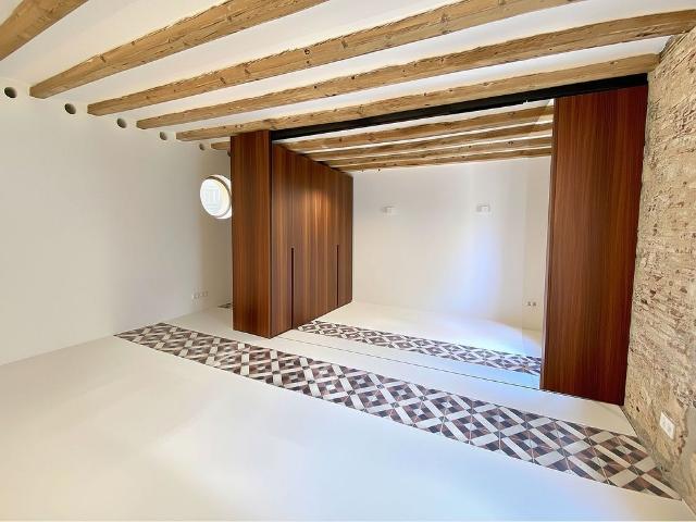 Piso en venta en calle De Milans, Barcelona, de 95 m² 2 habitaciones por 535.000