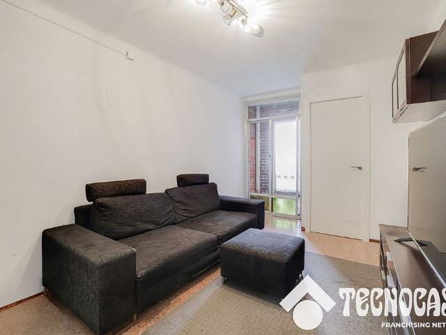Piso en venta en calle De Miquel del Prat, Badalona, de 68 m² 3 habitaciones por 179.900
