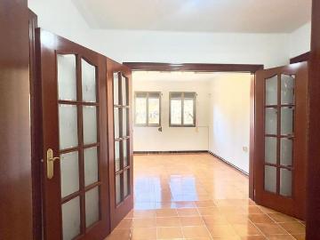Piso en venta en calle De Miquel Pedrola i Alegre, Barcelona, de 64 m² 3 habitaciones por 369.000