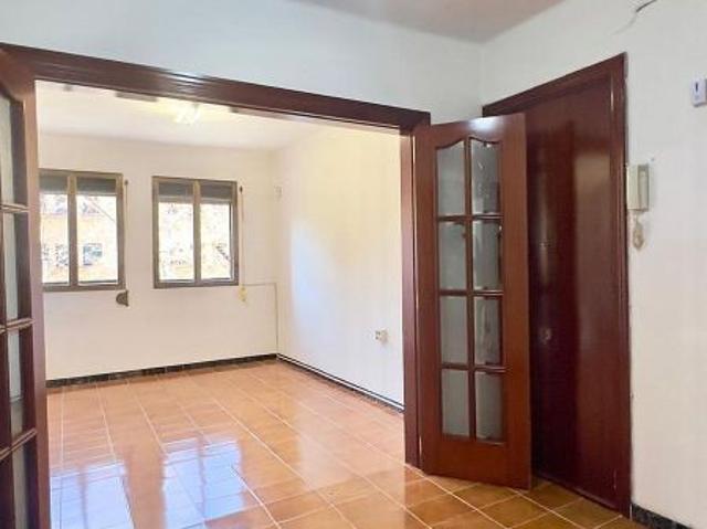 Piso en venta en calle De Miquel Pedrola i Alegre, Barcelona, de 64 m² 3 habitaciones por 369.000