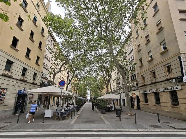 Piso en venta en calle De Miquel Pedrola i Alegre, Barcelona, de 65 m² 3 habitaciones por 369.000
