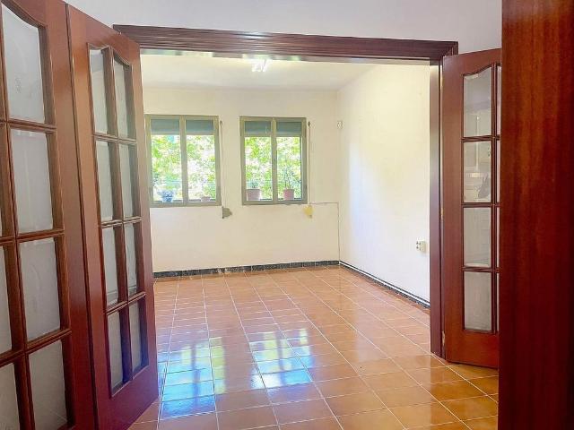 Piso en venta en calle De Miquel Pedrola i Alegre, Barcelona, de 65 m² 3 habitaciones por 369.000