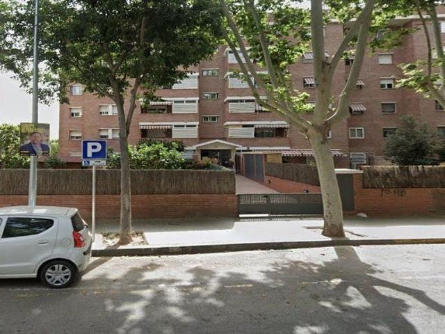 Piso en venta en calle De Molí de la Torre, Badalona, de 87 m² 3 habitaciones por 244.000