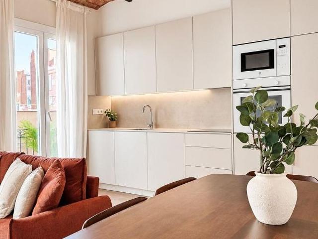 Piso en venta en calle De Monistrol, Barcelona, de 58 m² 2 habitaciones por 399.000