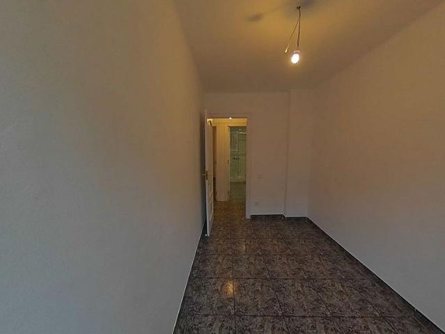 Piso en venta en calle De Monturiol, Rubí, de 84 m² 3 habitaciones por 215.000