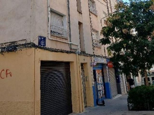 Piso en venta en calle De Mossèn Tatcher, Terrassa, de 81 m² 2 habitaciones por 87.500
