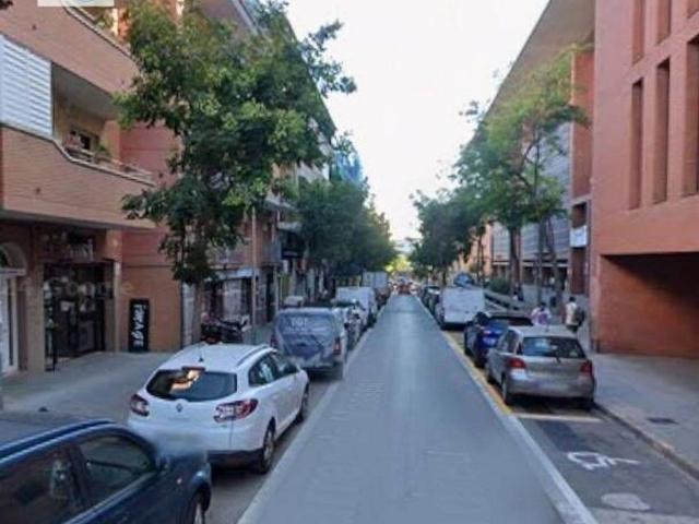 Piso en venta en calle De Mossèn Andreu, Cornellà de Llobregat, de 61 m² 3 habitaciones por 166.500