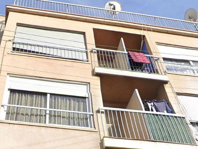 Piso en venta en calle De Mossèn Àngel Rodamilans, Terrassa, de 55 m² 2 habitaciones por 39.900