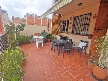 Piso en venta en calle De Mossèn Jacint Verdaguer, Cornellà de Llobregat, de 74 m² 3 habitaciones por 400.000