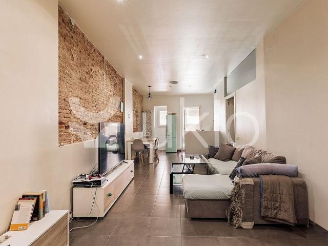 Piso en venta en calle De Mozart, Barcelona, de 68 m² 1 habitación por 395.000
