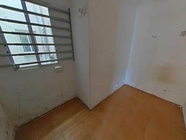 Piso en venta en calle De Nàpols, Badalona, de 55 m² 3 habitaciones por 116.150