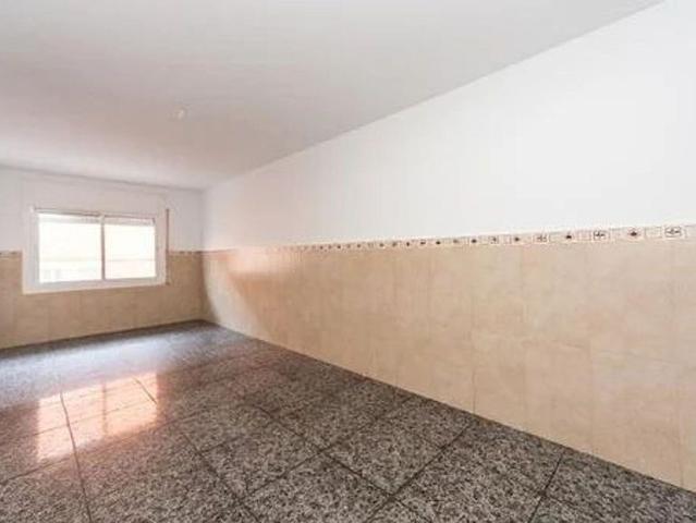 Piso en venta en calle De Nàpols, Badalona, de 70 m² 3 habitaciones por 129.500