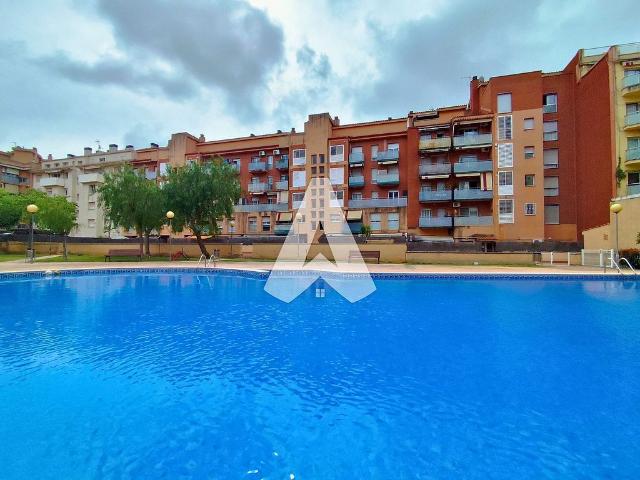 Piso en venta en calle De Narcís Monturiol, Castelldefels, de 91 m² 3 habitaciones por 399.000