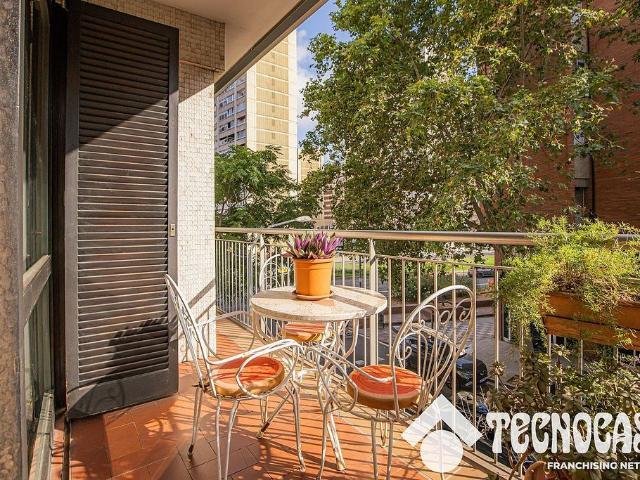Piso en venta en calle De Nicaragua, Barcelona, de 120 m² 3 habitaciones por 690.000