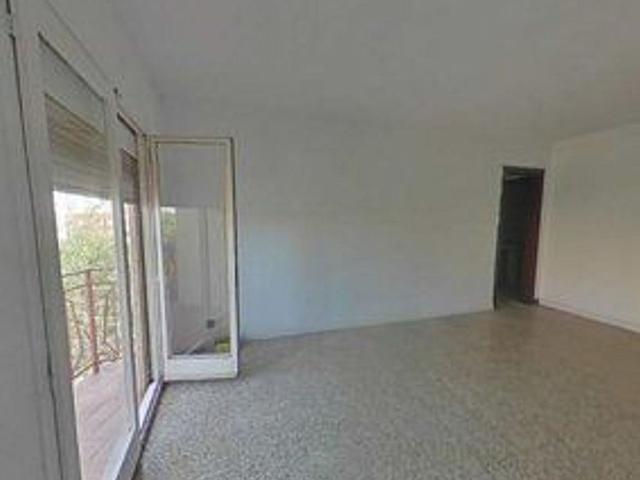 Piso en venta en calle De Buenos Aires, Badalona, de 85 m² 3 habitaciones por 225.000