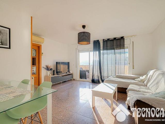 Piso en venta en calle De Bulgària, Terrassa, de 93 m² 3 habitaciones por 190.000