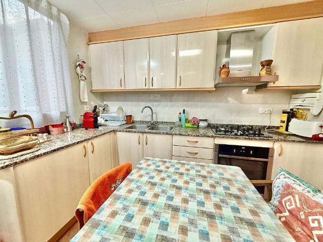 Piso en venta en calle De Bac de Roda, Barcelona, de 93 m² 3 habitaciones por 629.000