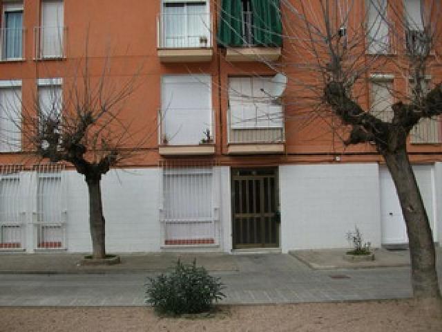 Piso en venta en calle De Bailèn, Rubí, de 58 m² 3 habitaciones por 88.000