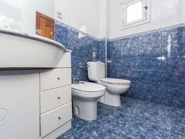 Piso en venta en calle De Balmes, Badalona, de 98 m² 2 habitaciones por 111.000