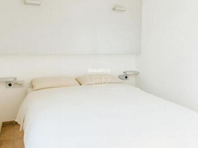 Piso en venta en calle De Bascònia, Barcelona, de 90 m² 2 habitaciones por 465.000