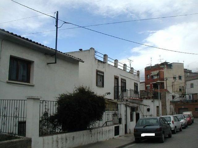 Piso en venta en calle De Barberà, Cerdanyola del Vallès, de 95 m² 3 habitaciones por 96.000