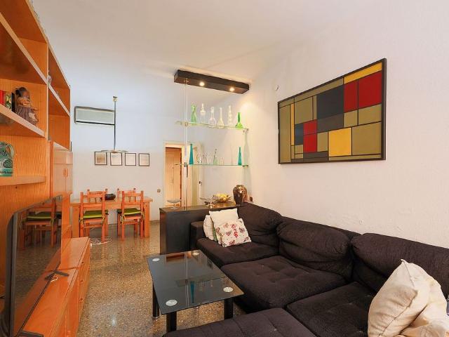 Piso en venta en calle De Bartomeu Pi, Barcelona, de 70 m² 3 habitaciones por 285.000