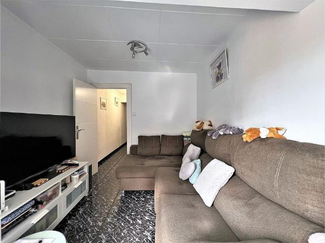 Piso en venta en calle De Batllori, Hospitalet de Llobregat, L´, de 54 m² 3 habitaciones por 169.000