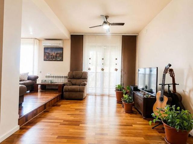 Piso en venta en calle De Bellsolà, Sabadell, de 90 m² 3 habitaciones por 290.000