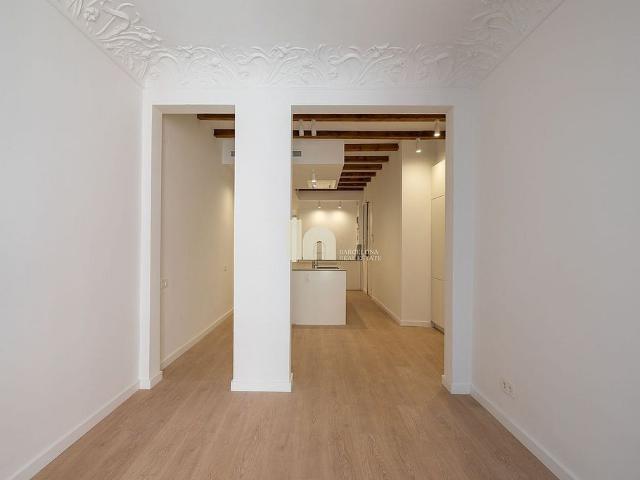 Piso en venta en calle De Benet Mercadé, Barcelona, de 85 m² 2 habitaciones por 670.000