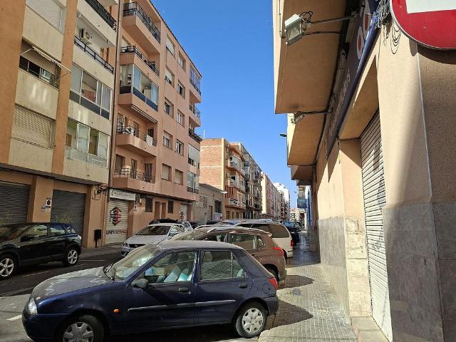 Piso en venta en calle De Benidorm, Reus, de 79 m² 4 habitaciones por 115.000