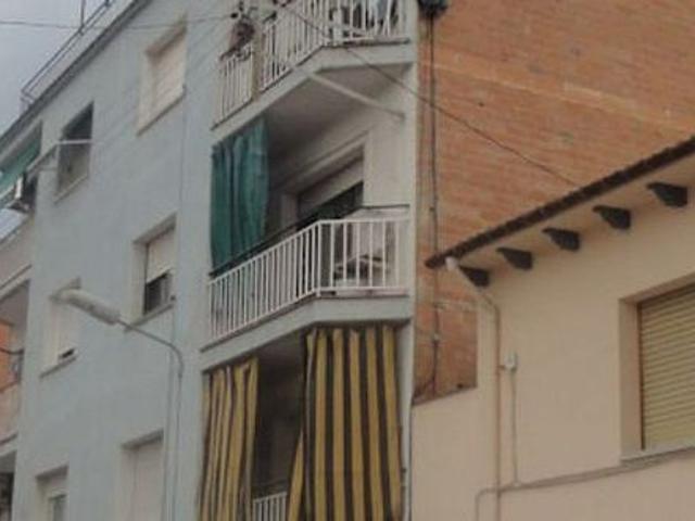Piso en venta en calle De Bernat Metge, Mollet del Vallès, de 76 m² 3 habitaciones por 120.000