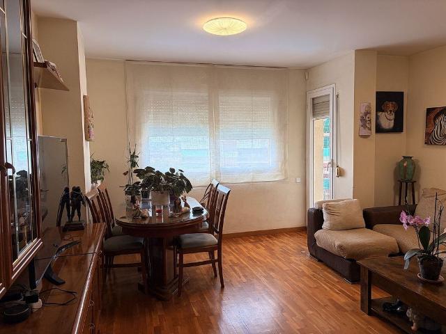 Piso en venta en calle De Berenguer El Gran, Sabadell, de 85 m² 4 habitaciones por 340.000