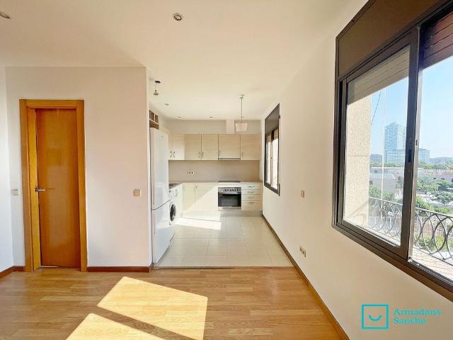 Piso en venta en calle De Berenguer Mallol, Barcelona, de 33 m² 1 habitación por 219.000