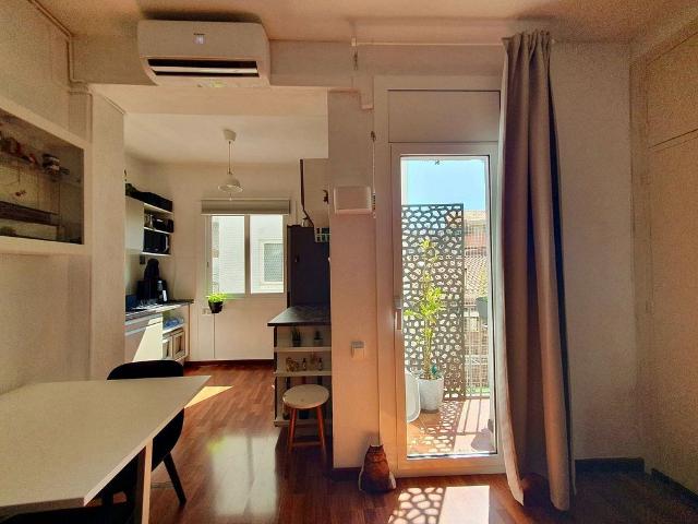 Piso en venta en calle De Bertran, Barcelona, de 35 m² 1 habitación por 369.000