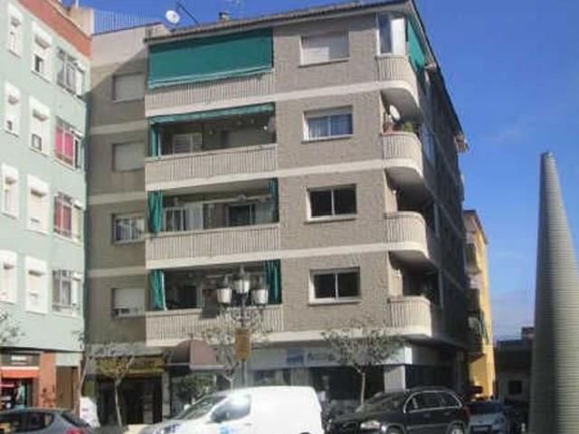 Piso en venta en calle De Blas Infante, Montornès del Vallès, de 80 m² 3 habitaciones por 180.000
